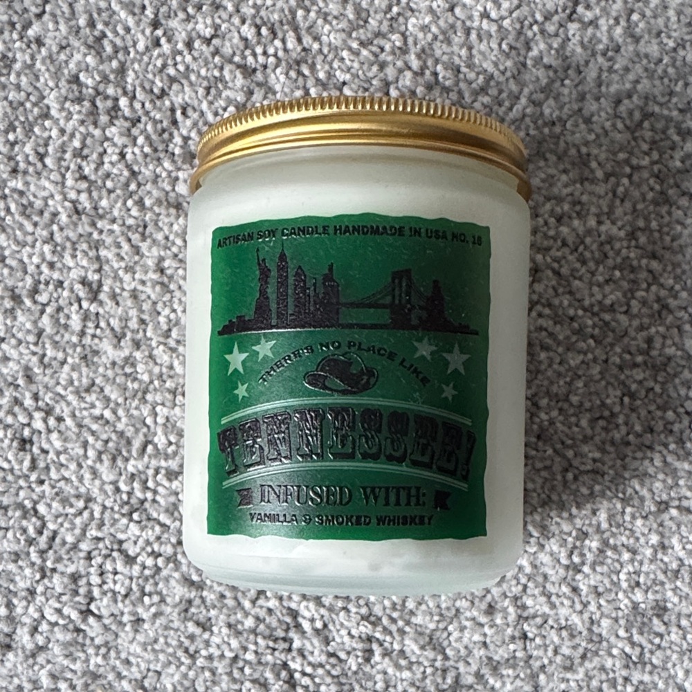 Tennessee Vanilla & Smoked Whiskey Scented Candle - Green